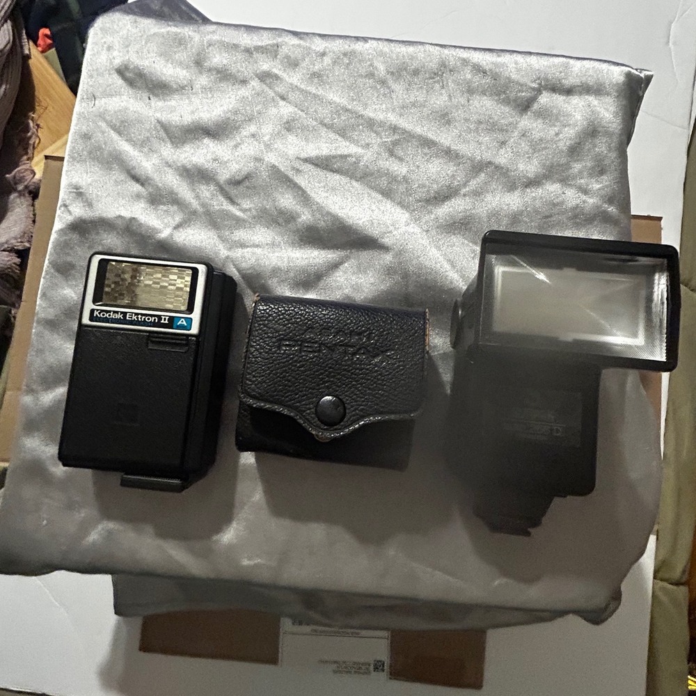 Vintage Kodak Ektron II Flash Sunpak Auto 266 D Pentax Case Lens Hood Lot